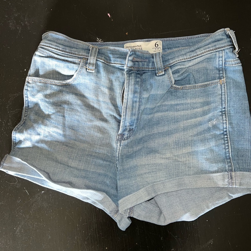 abercrombie light wash high rise shortie